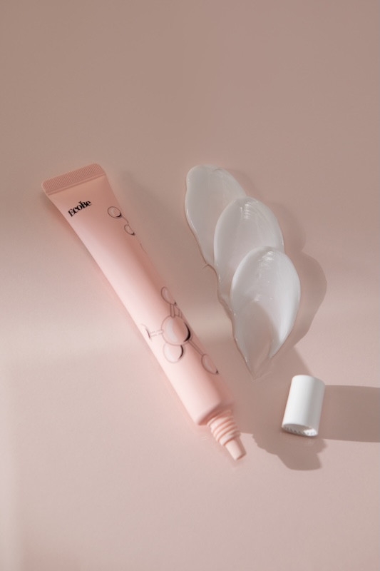 EcoBe Crema Coreeana pentru Ochi cu Peptide - Fermitate si Reducerea Ridurilor, Utilizare Zi si Noapte, 20ml