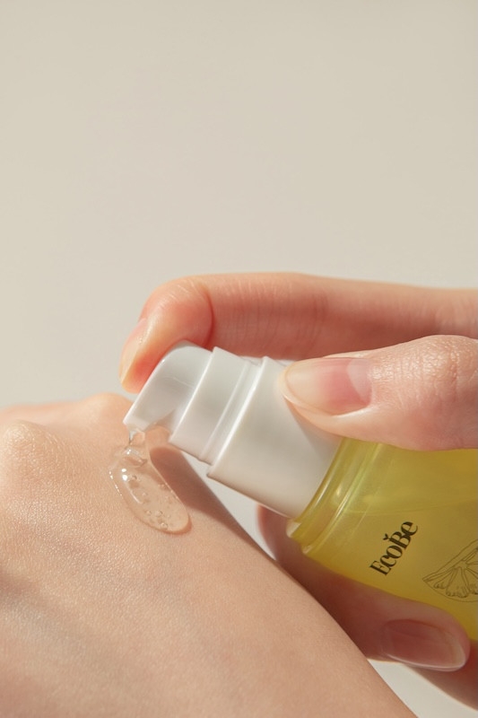 EcoBe Ser Coreean cu Vitamina C - Anti-Pete, Luminozitate si Uniformizare Ton, Fara Parfum, Efect Rapid, 50ml