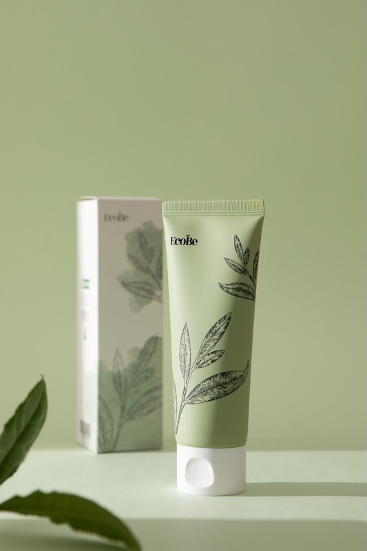 EcoBe Spuma Coreeana de Curatare cu Ceai Verde din Jeju - Purificare si Revigorare pentru Piele Proaspata si Luminoasa, 100ml